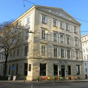 Aeki Viyana