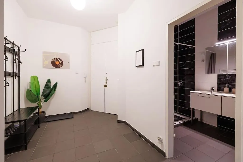 Apartment Stylish Haven-Near Brunnenmarkt Vienna