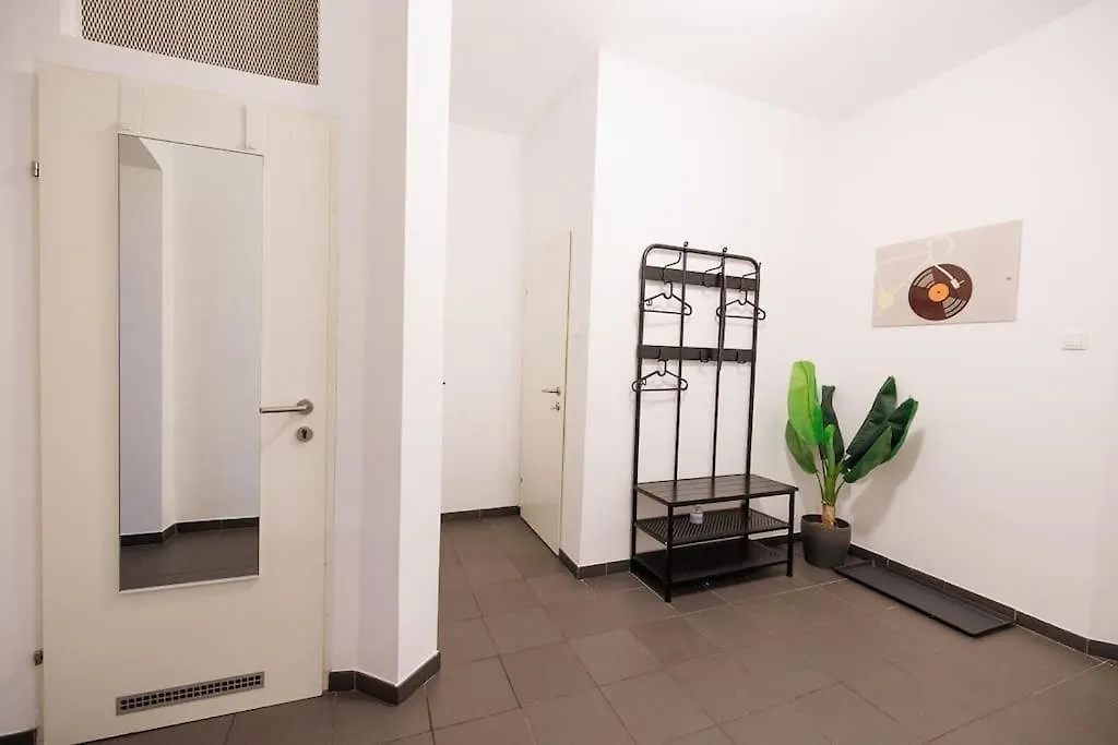 Stylish Haven-Near Brunnenmarkt Vienna Apartment